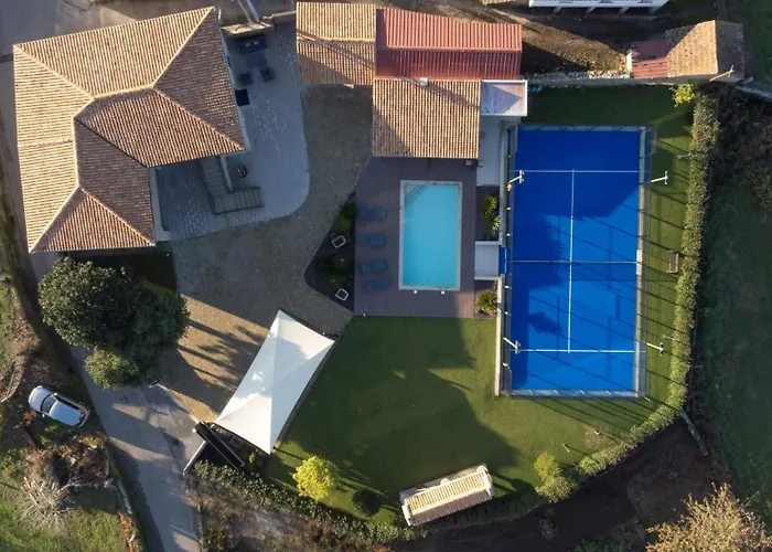 Casa Grande Gondomil Com Campo De Padel, Piscina